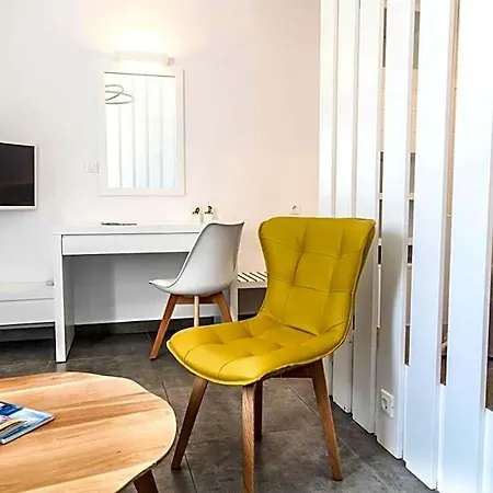 Ilias 3* Fira (Santorini)
